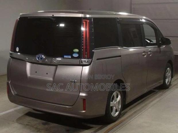 Toyota Noah G edition Hyb 2020