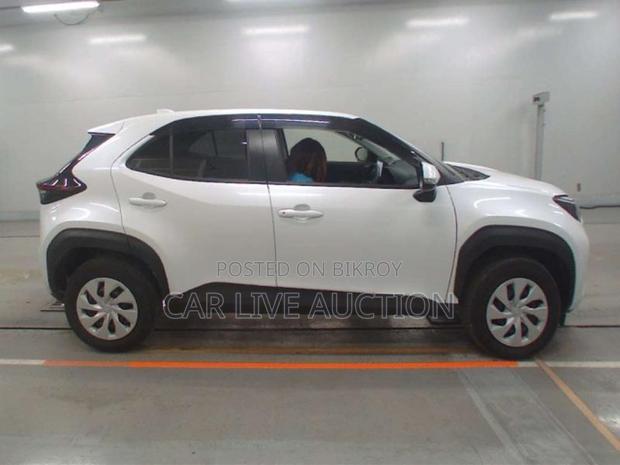 Toyota Yaris Cross hybrid 2021