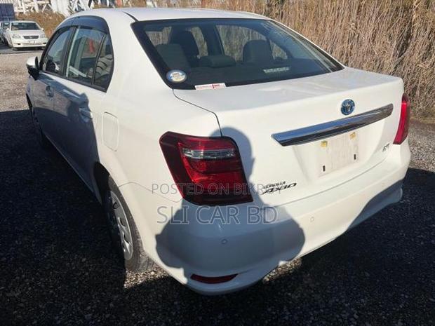 Toyota Axio HYBRID 2021