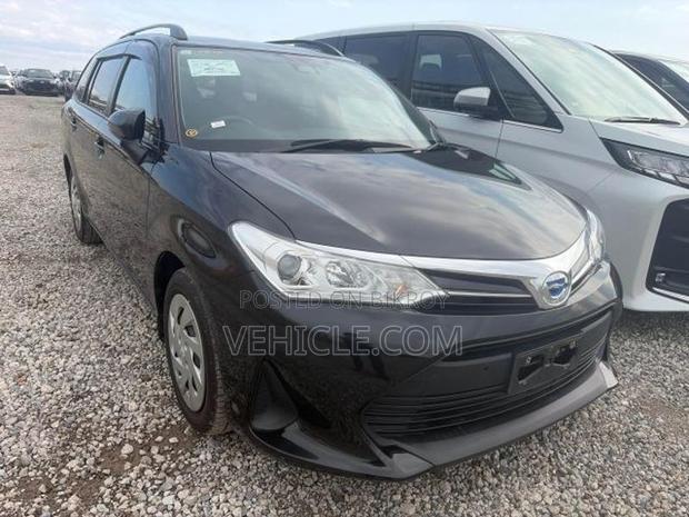Toyota Corolla Fielder 1.5 Hybrid FWD 2021 Black
