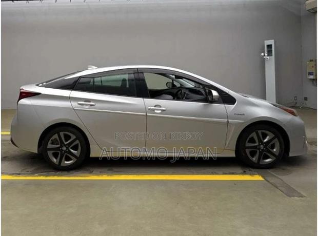 Toyota Prius S Touring Selection 2021