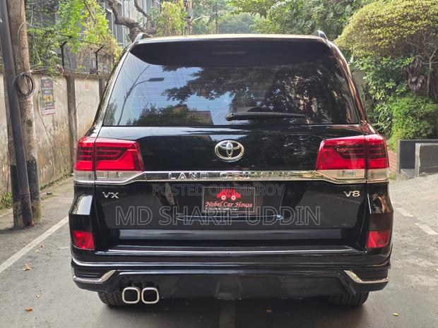 Toyota Land Cruiser VX-V8 (Diesel Turbo) 2014