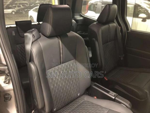 Toyota Noah SZ Silver 4 Point 2022
