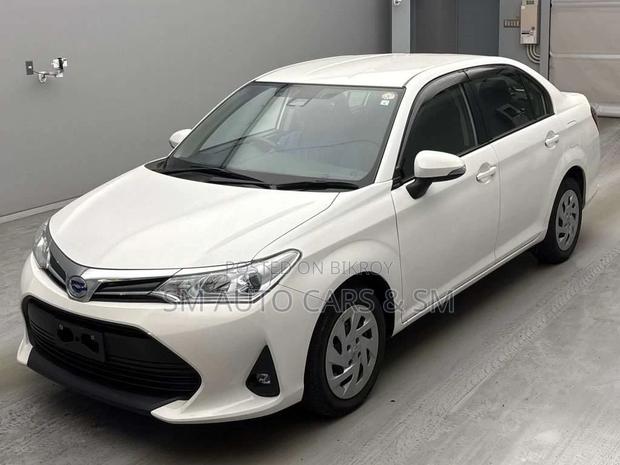 Toyota Axio Hybrid EX White 2021