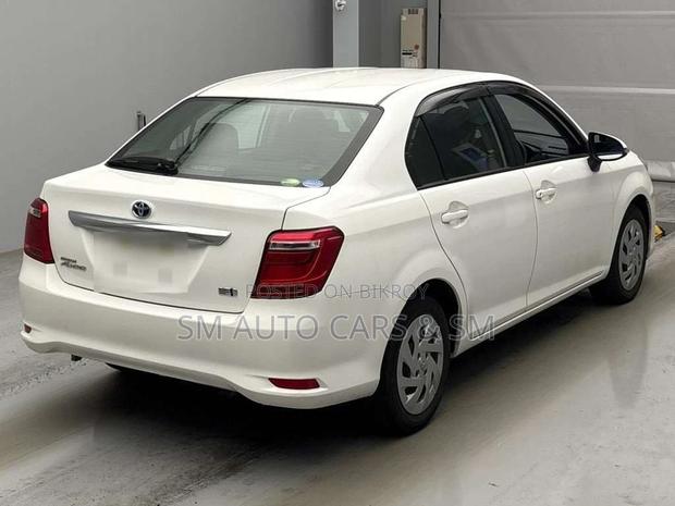 Toyota Axio Hybrid EX White 2021