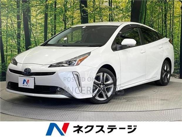 Toyota Prius S SAFETY PLUS 2021