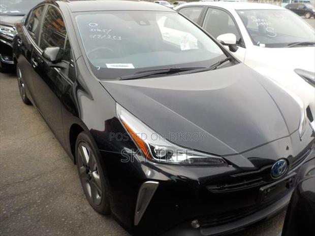 Toyota Prius S touring Selection 2021