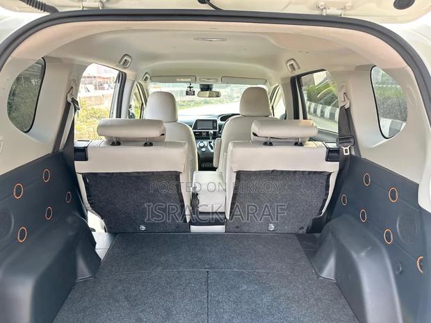 Toyota Sienta 1.5 FWD 2020 Pearl