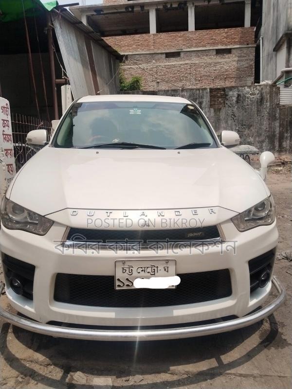 Mitsubishi Outlandar roadest 2010