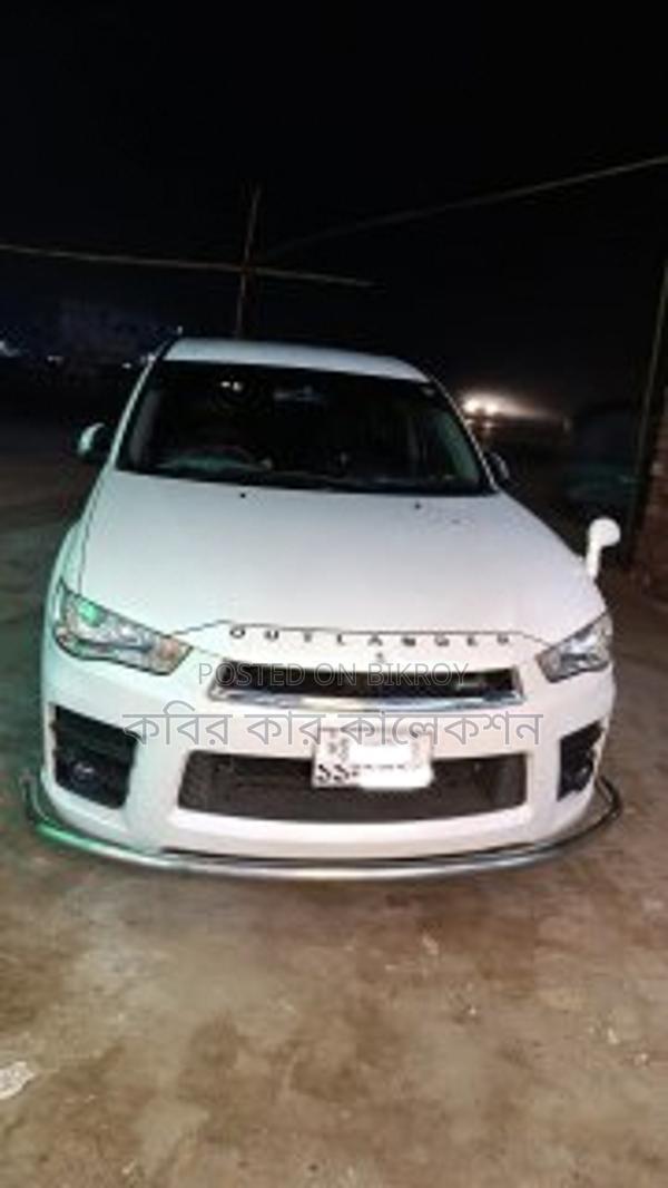 Mitsubishi Outlandar roadest 2010