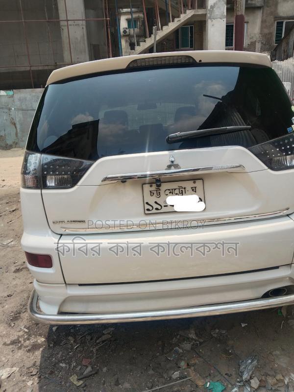 Mitsubishi Outlandar roadest 2010