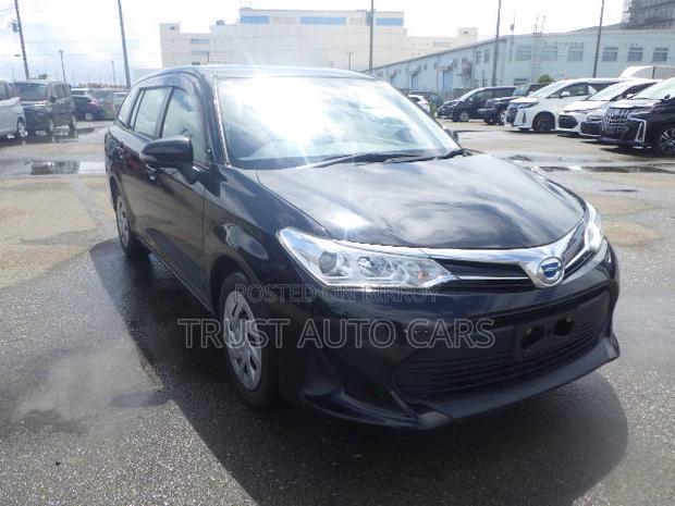 Toyota Corolla Fielder 1.5 Hybrid FWD 2020 Black