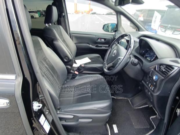 Toyota Esquire GI PREMIUM HYB 4.5PT 2021