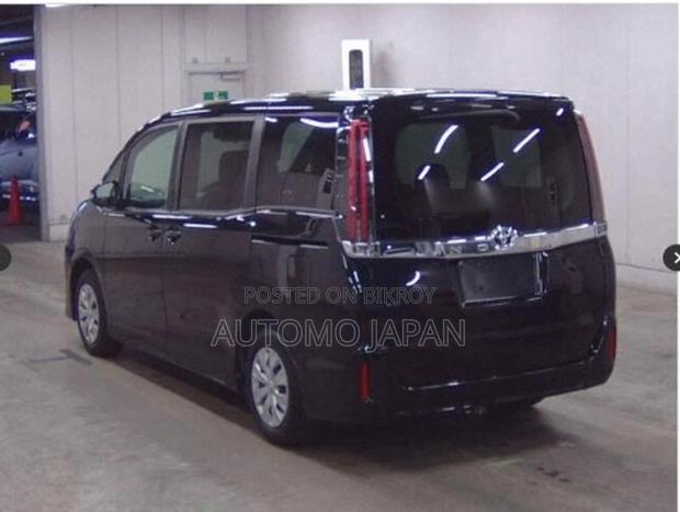 Toyota Noah x smart 2022