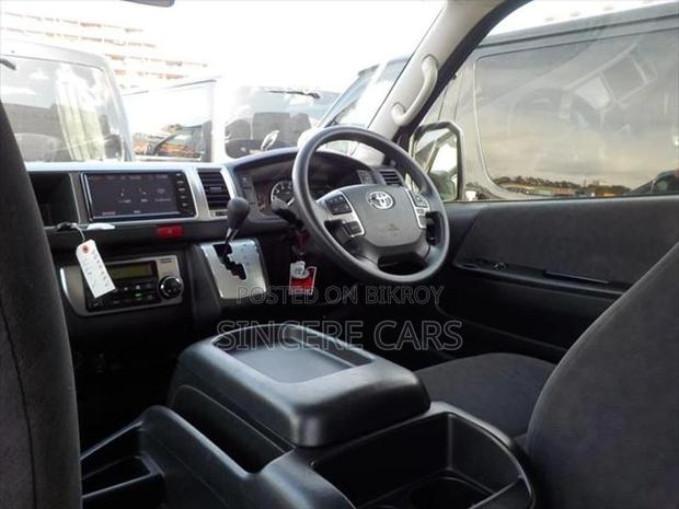 Toyota Hiace GRAND CABIN 14 SEAT 2021