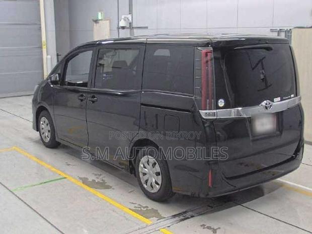 Toyota Noah X Grade Black 2021