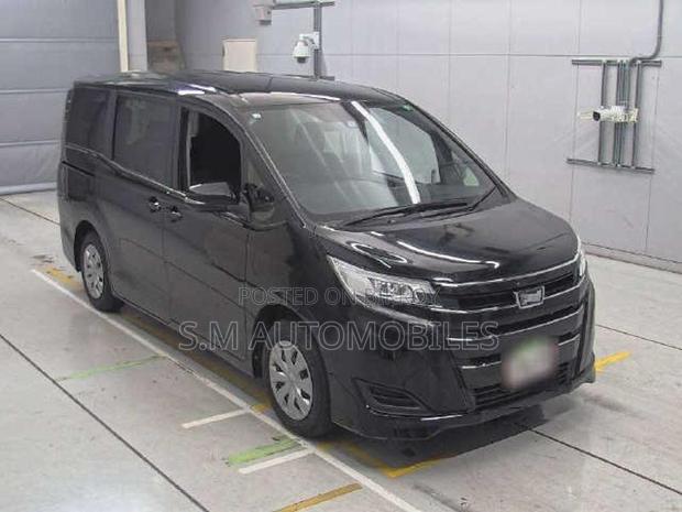 Toyota Noah X Grade Black 2021