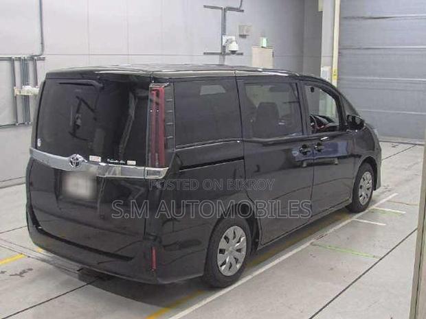 Toyota Noah X Grade Black 2021