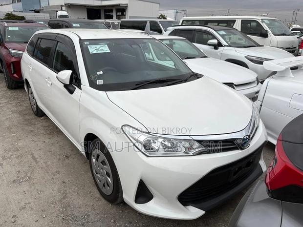 Toyota Fielder Hybrid EX White 2021