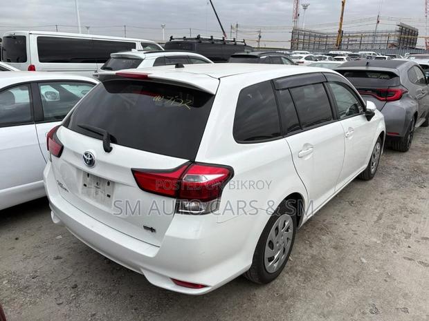 Toyota Fielder Hybrid EX White 2021