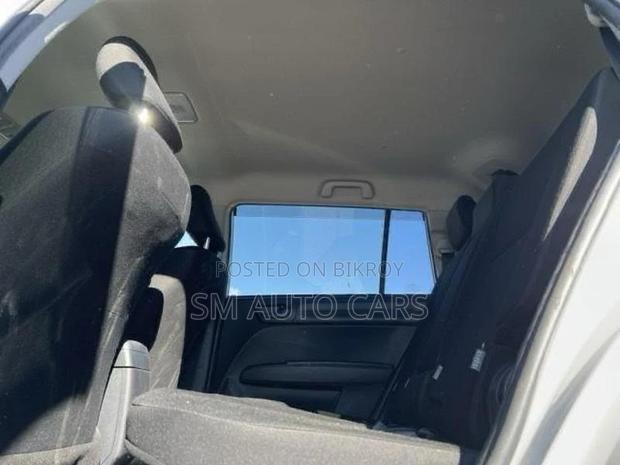 Toyota Fielder Hybrid EX White 2021
