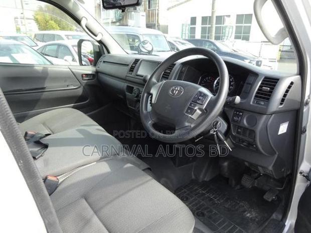 Toyota HiAce 2021 Silver