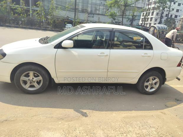 Toyota Corolla 2004 White