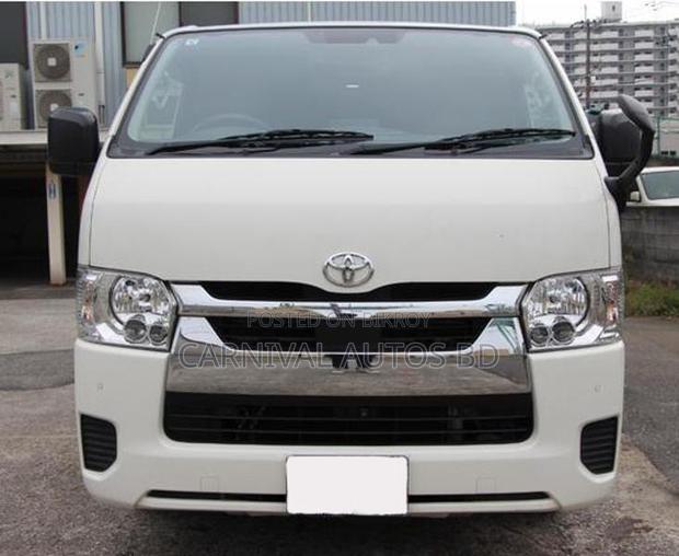Toyota HiAce 2021 White