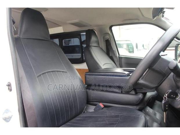 Toyota HiAce 2021 White
