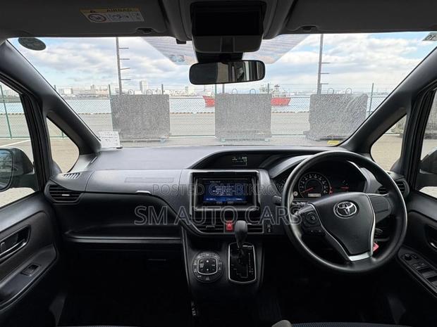 Toyota Noah X Wine 4 Point 2021