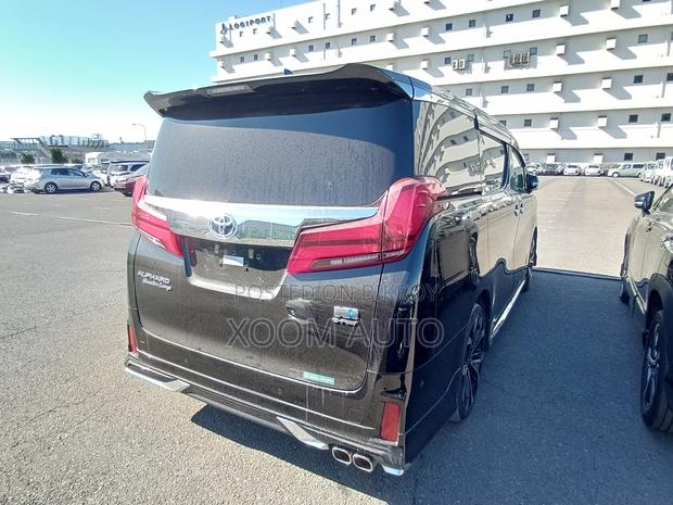Toyota Alphard EXECUTIVE LNG BLACK 2022