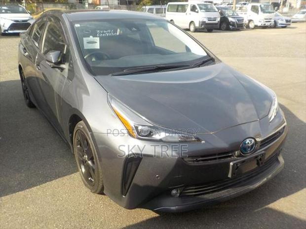 Toyota Prius S touring Selection 2018