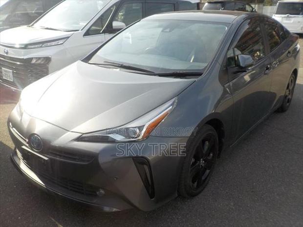 Toyota Prius S touring Selection 2018