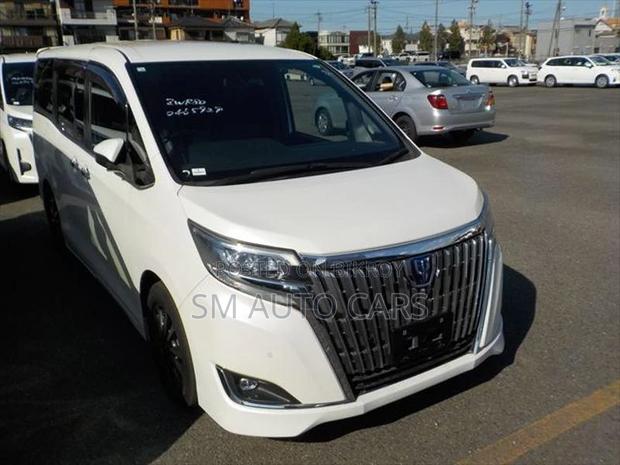 Toyota Esquire Hybrid Gi Pearl 2020