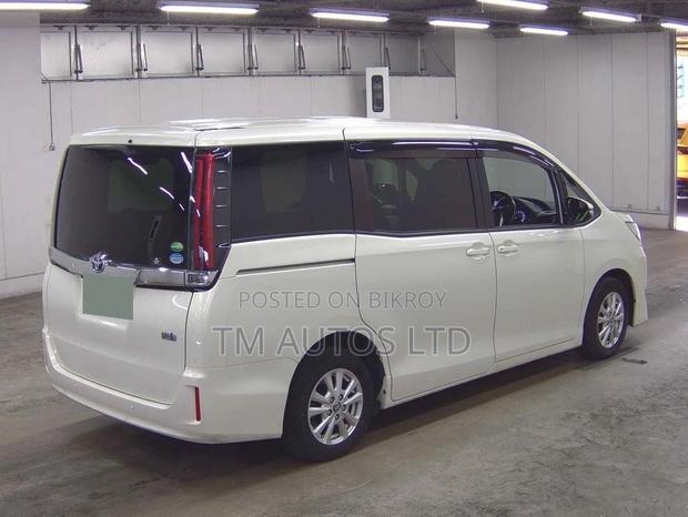 Toyota Noah G PKG 4.5 PEARL 2020