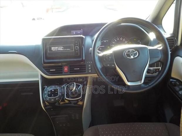Toyota Noah G PKG 4.5 PEARL 2020