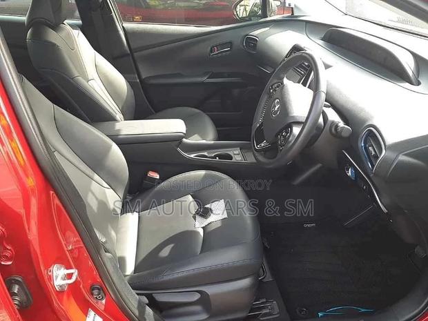 Toyota Prius S Touring Selection 2021