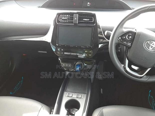 Toyota Prius S Touring Selection 2021