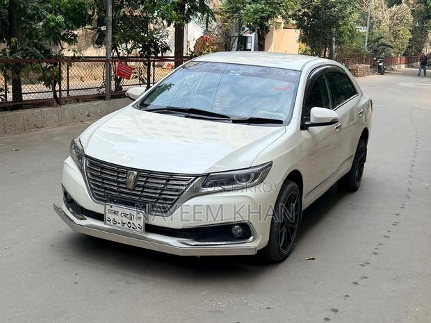 Toyota Premio 2013 White