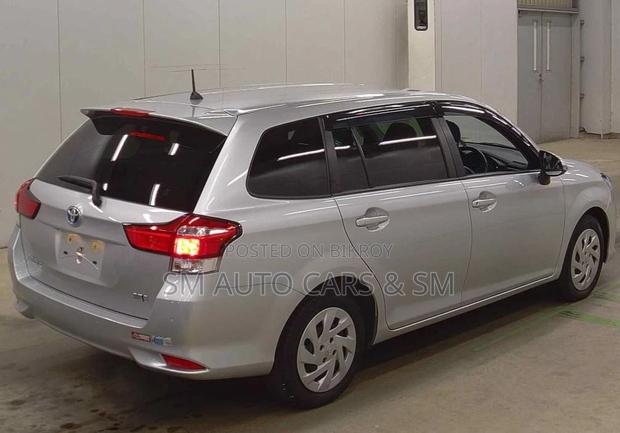 Toyota Fielder Hybrid EX Silver 2021