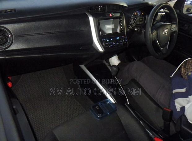 Toyota Fielder Hybrid EX Silver 2021