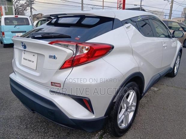Toyota C-HR HYBRID S 2021