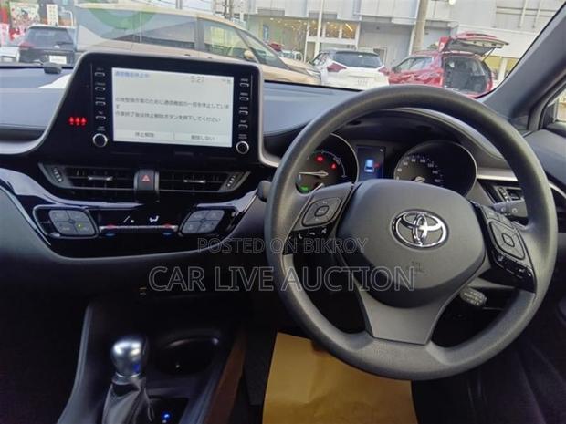 Toyota C-HR HYBRID S 2021