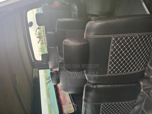 Toyota Hiace 2004