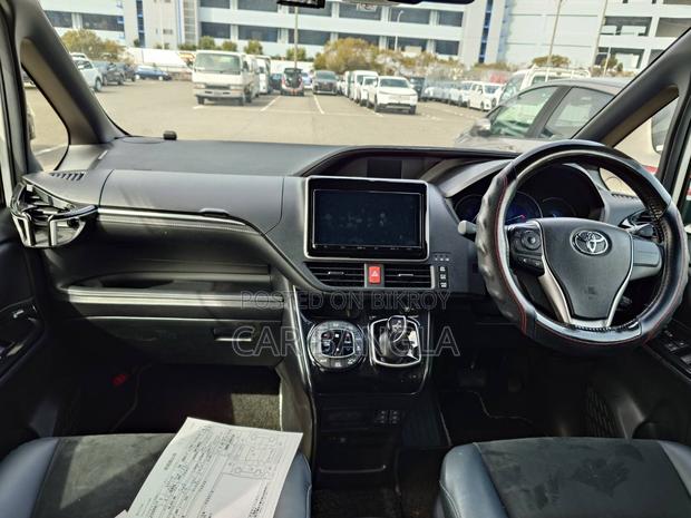 Toyota Esquire GI PREMIUM 2021