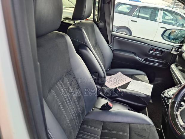 Toyota Esquire GI PREMIUM 2021