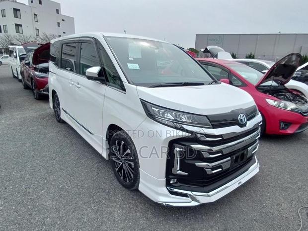Toyota Noah HYBRID S-Z 2023
