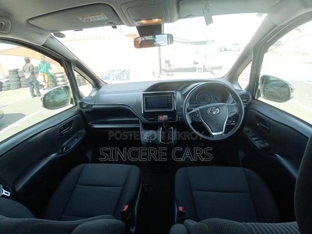 Toyota Noah EX NON HYBRID 2020