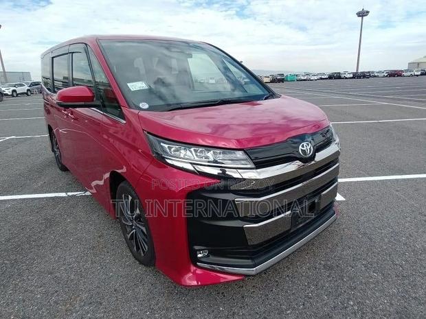 Toyota Noah S-Z NON HYBRID PKG 2022