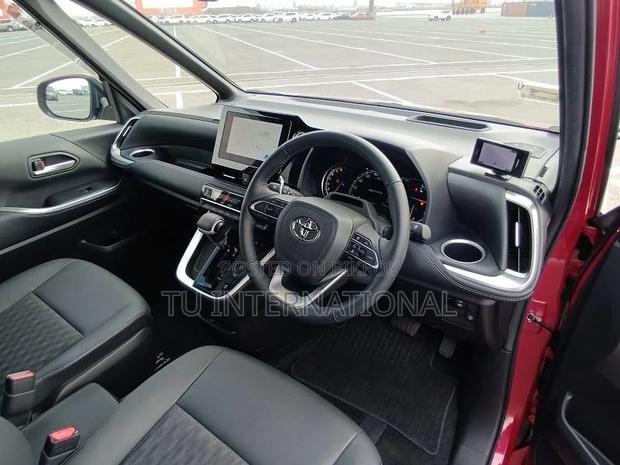 Toyota Noah S-Z NON HYBRID PKG 2022